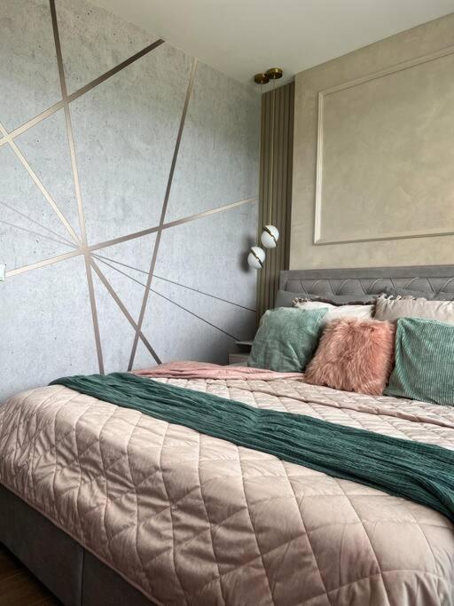 Luxury Pearl With Parking Place In Holesovice Prague Extérieur photo